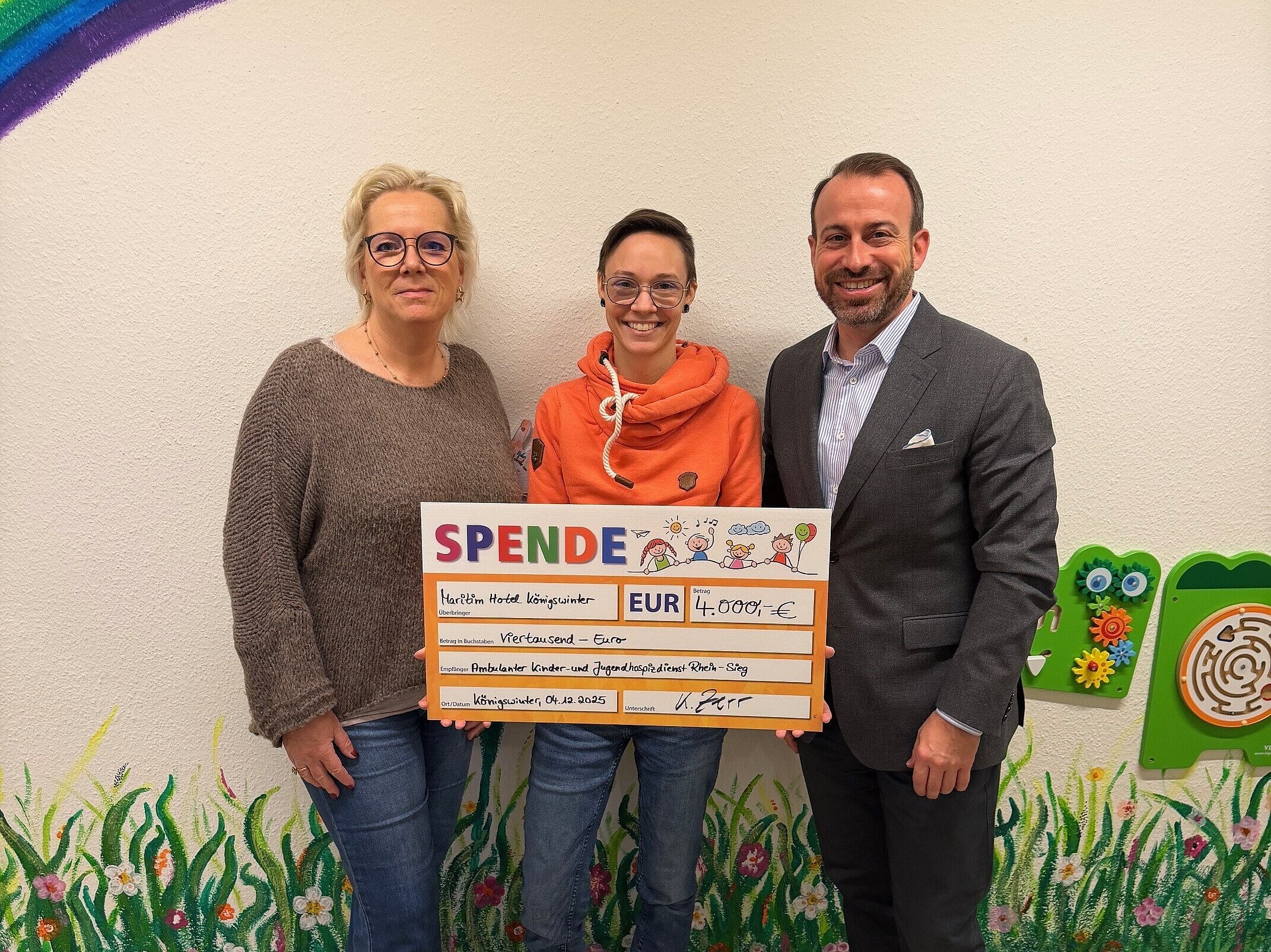 ProTomorrow Scheckübergabe | Maritim Hotel Königswinter