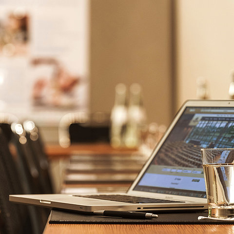 Detail view of meeting room | Maritim Hotel München