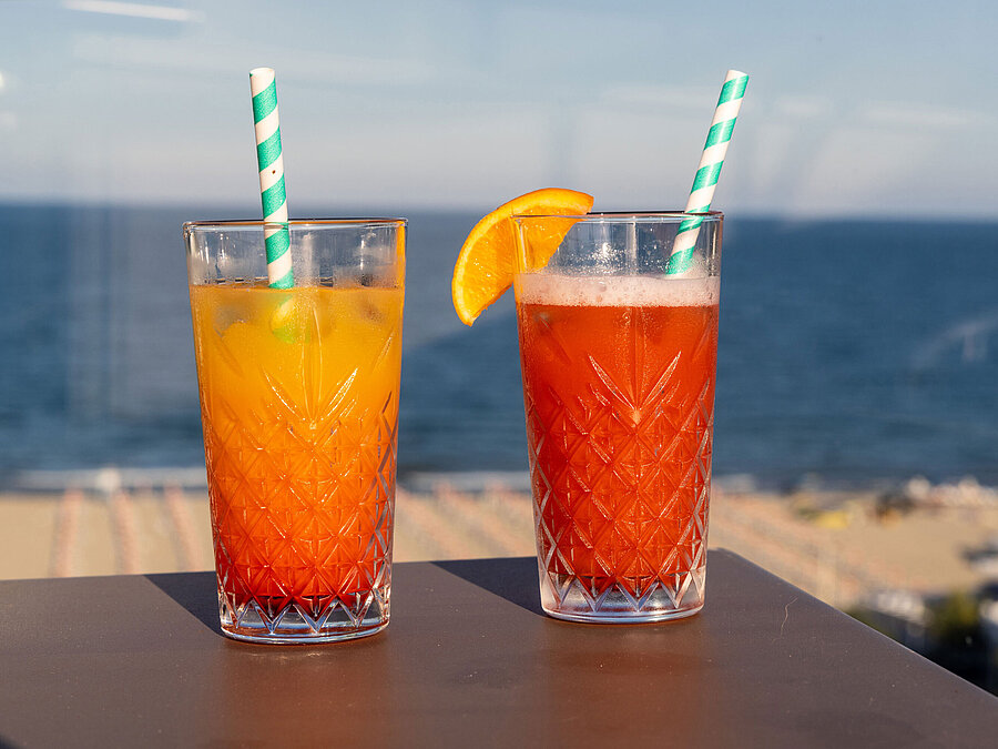 Cocktails with sea view