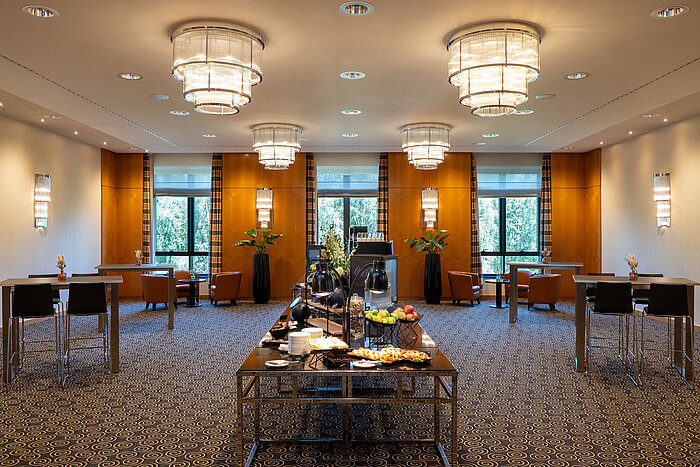 Modern break area with snacks and drinks at Maritim Hotel Düsseldorf for meetings and events