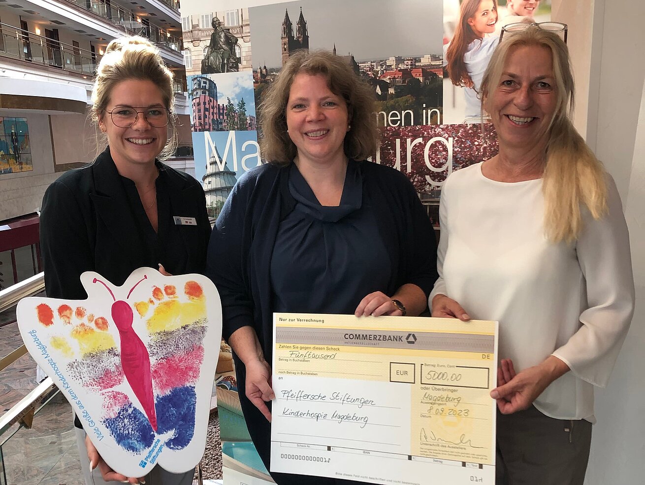 Donation presentation by Maritim Hotel Magdeburg to the children's hospice of Pfeiffersche Stiftungen Magdeburg