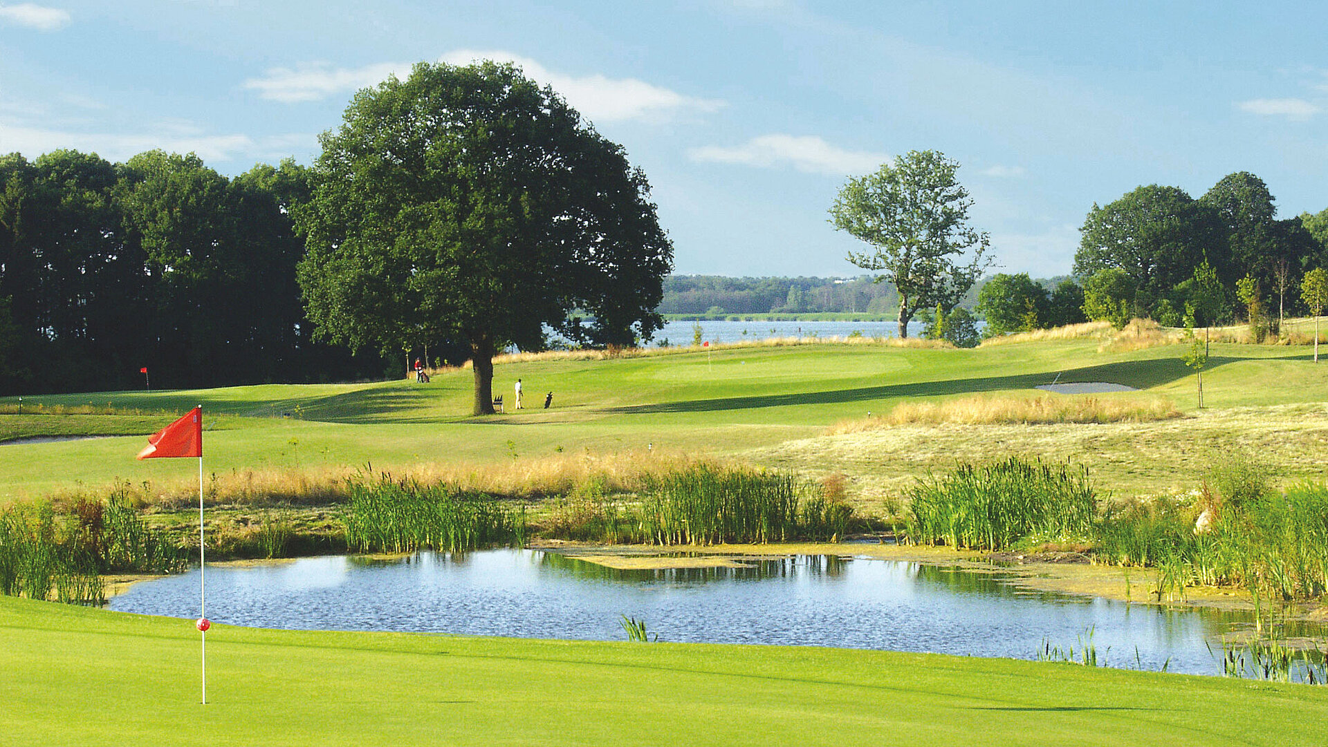 Golf park with water hazard | Maritim Golfpark Ostsee