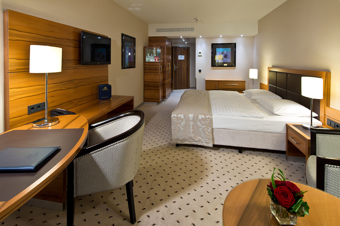 Comfortable Classic room at Maritim Hotel Bad Homburg with modern design and desk.